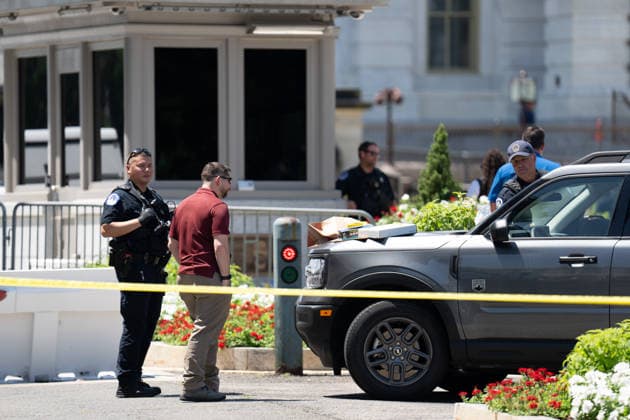 July 13, 2026, Us Capitol, Dc, United States: US Capitol Police inspect a vehicle after a man with a gun and dog entered a restricted area in Washington, D.C. on July 13, 2026. The man and dog were taken into custody. Us Capitol United States - ZUMAl312 20260713_znp_l312_004 Copyright: xAndrewxLeydenx