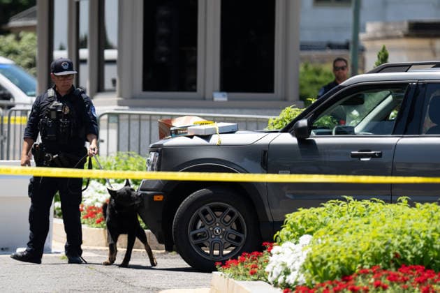 July 13, 2026, Us Capitol, Dc, United States: US Capitol Police inspect a vehicle after a man with a gun and dog entered a restricted area in Washington, D.C. on July 13, 2026. The man and dog were taken into custody. Us Capitol United States - ZUMAl312 20260713_znp_l312_011 Copyright: xAndrewxLeydenx