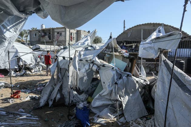 Israeli strikes target displaced Palestinians tents in Khan Yunis KHAN YUNIS, GAZA, PALESTINE - JULY 13: Israeli forces target tents sheltering displaced Palestinians amid continued attacks despite the ceasefire in Khan Yunis, Gaza, Palestine, on July 13, 2026. Abed Rahim Khatib Anadolu Khan Yunis Gaza. Editorial use only. Please get in touch for any other usage.  Copyright: x2026xAnadoluxAbedxRahimxKhatibx