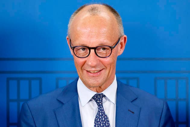 Bundeskanzler Friedrich Merz (CDU) bei seinem Besuch anlässlich der Eröffnung der Adenauer School of Government (ASG) an der Universität Köln. Die Institution soll künftige Entscheidungsträger ausbilden. Köln, 13.07.2026 NRW Deutschland *** Chancellor Friedrich Merz of the CDU during his visit to the opening of the Adenauer School of Government (ASG) at the University of Cologne. The institution is intended to train future decision-makers. Cologne, July 13, 2026, North Rhine-Westphalia, Germany Copyright: xChristophxHardtx