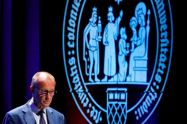 Bundeskanzler Friedrich Merz (CDU) bei seinem Besuch anlässlich der Eröffnung der Adenauer School of Government (ASG) an der Universität Köln. Die Institution soll künftige Entscheidungsträger ausbilden. Köln, 13.07.2026 NRW Deutschland *** Chancellor Friedrich Merz of the CDU during his visit to the opening of the Adenauer School of Government (ASG) at the University of Cologne. The institution is intended to train future decision-makers. Cologne, July 13, 2026, North Rhine-Westphalia, Germany Copyright: xChristophxHardtx