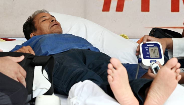 Environmentalist Sonam Wangchuk Continues Hunger Strike in Support of CJP Campaign at Jantar Mantar New Delhi, Jul 13 (ANI): Environmentalist Sonam Wangchuk on the 16th day of his hunger strike in support of the Cockroach Janata Party (CJP) campaign, seeking the resignation of Union Education Minister Dharmendra Pradhan over alleged examination irregularities and NEET paper leak, at Jantar Mantar, in New Delhi on Monday. New Delhi Delhi India Copyright: xANIx ANI_20260713403