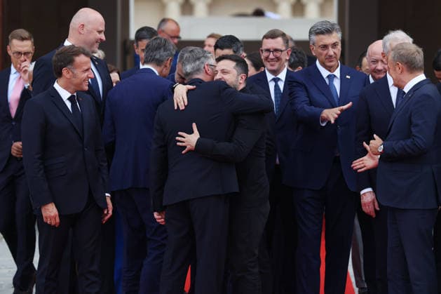 Coalition of the Willing meeting in Paris 13 07 2026. Paris, France. Prime Minister Keir Starmer, Antonio Costa, President of the European Council, Friedrich Merz, Chancellor of Germany, Volodymyr Zelenskyy, President of Ukraine, Emmanuel Macron, President of France, Donald Tusk, Prime Minister of Poland and Ursula von der Leyen, President of the European Commission pose for a family, Credit:Ben Perry B66 Avalon France, Greater London, Paris, 10 Downing Street  Copyright: xBenxPerryx xB66x xAvalonx 1116359712