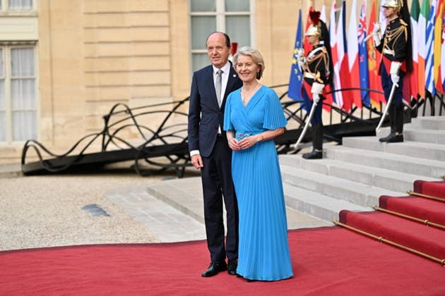Coalition of the Willing Leaders Summit on Ukraine PARIS, FRANCE - JULY 13: European Commission President Ursula von der Leyen and her husband Heiko von der Leyen arrive for a dinner of the Coalition of the Willing on Ukraine at The Elysee Presidential Palace in Paris, France, on July 13, 2026. Mustafa Yalcin Anadolu Paris France. Editorial use only. Please get in touch for any other usage.  Copyright: x2026xAnadoluxMustafaxYalcinx
