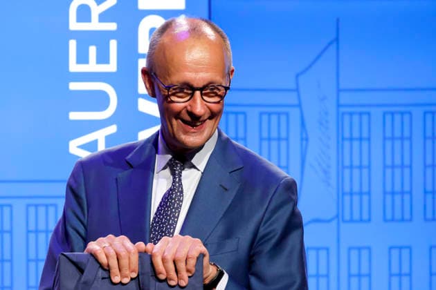 Bundeskanzler Friedrich Merz (CDU) bei seinem Besuch anlässlich der Eröffnung der Adenauer School of Government (ASG) an der Universität Köln. Die Institution soll künftige Entscheidungsträger ausbilden. Köln, 13.07.2026 NRW Deutschland *** Chancellor Friedrich Merz of the CDU during his visit to the opening of the Adenauer School of Government (ASG) at the University of Cologne. The institution is intended to train future decision-makers. Cologne, July 13, 2026, North Rhine-Westphalia, Germany Copyright: xChristophxHardtx