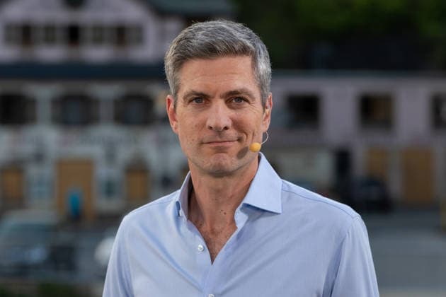 tagesthemen live aus Altenahr Zum fünften Jahrestag der Ahrtalflut senden die ARD-tagesthemen live aus Altenahr im Kreis Ahrweiler. Moderator Ingo ZAMPERONI geht auf Spurensuche und blickt auf die Flutkatastrophe zurück, bei der 135 Menschen starben. Auch der Wiederaufbau in NRW und Rheinland-Pfalz ist Thema. Altenahr Rheinland-Pfalz Deutschland *** Tagesthemen Live from Altenahr To mark the fifth anniversary of the Ahr Valley flood, ARD’s Tagesthemen is broadcasting live from Altenahr in the district of Ahrweiler. Host Ingo ZAMPERONI goes in search of clues and looks back on the flood disaster, in which 135 people died. The reconstruction efforts in North Rhine-Westphalia and Rhineland-Palatinate will also be covered. Altenahr, Rhin Copyright: xMarcxJohnx