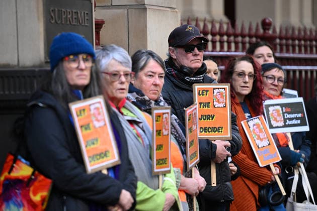 MARAT GANIEV COURT, Supporters of Isla Bell gather outside the Supreme Court of Victoria in Melbourne, Tuesday, July 14, 2026. ( NO ARCHIVING MELBOURNE VICTORIA AUSTRALIA  Copyright: xJAMESxROSSx 20260714196071171365