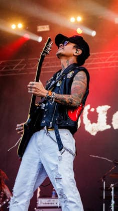 California Based Buck Cherry rocks the Rockin Thunder Edmonton stage - 12 Jul 2026 Steve Ducanney (aka Stevie D). from California hard rock band Buck Cherry performs at Rockin Thunder in Edmonton. Edmonton Canada Copyright: xRonxPalmerx xSOPAxImagesx 2026_07_12BuckCherry851183
