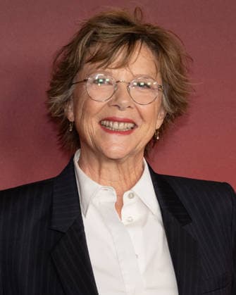 July 13, 2026, West Hollywood, California, USA: American actress ANNETTE BENING, 68, attends Apple TV s Lucky Red Carpet. West Hollywood USA  - ZUMAb173 20260713_aap_b173_028 Copyright: xBillyxBennightx