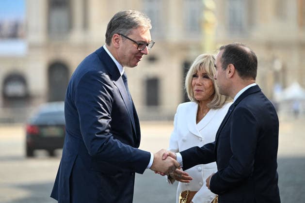 President Emmanuel Macron, Brigitte Macron, and officials at the July 14 military ceremony in Paris Jeanne Accorsini Pool Bestimage French Prime Minister Sébastien Lecornu and Brigitte Macron, wife of French President Emmanuel Macron, welcome Serbian President Aleksandar Vucic upon his arrival for the annual Bastille Day military parade at the Place de la Concorde in Paris, France, on July 14, 2026 ACCORSINIJEANNE accorsini0043 Credit Jeanne Accorsini SIPA 2607141058 Paris France  Copyright: xJeannexAccorsinix xPoolx xBestimagexJeannexAccorsinix xPoolx xBestimagex