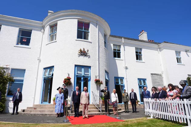 King Charles attends Manx community garden party in Onchan, Isle of Man, 14 July 2026 King Charles III, Lord of Mann, stands for the national anthem ahead of a Garden Party for members of the Manx community, at Government House in Onchan, during his trip to the Isle of Man. Picture date: Tuesday July 14, 2026., Credit:Aaron Chown PA ROTA - B68 Avalon Isle of Man, Onchan  Copyright: xAaronxChownx xPAxROTAx-xB68x xAvalonx 1116490201