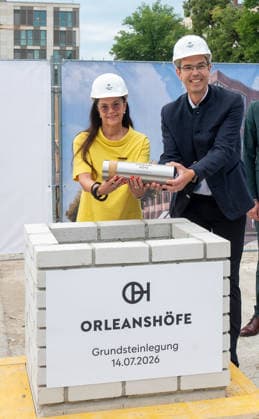 Muenchen, Grundsteinlegung der Orleanshoefe an der Orleansstrasse, mit Elisabeth Merk, Stadtbauraetin und Thomas Schmidt, Geschaeftsfuehrer GVG *** Munich, groundbreaking ceremony for the Orleanshöfe on Orleansstraße, with Elisabeth Merk, City Councilor for Urban Planning, and Thomas Schmidt, Managing Director of GVG
