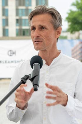 Muenchen, Grundsteinlegung der Orleanshoefe an der Orleansstrasse, Joerg Spengler Bezirksausschuss 5 Vorsitzender *** Munich, groundbreaking ceremony for the Orleanshöfe on Orleansstraße; Jörg Spengler, Chair of District Committee 5