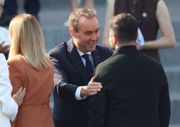 DeÌfileÌ du 14 juillet 2026 Brigitte Macron and Sebastien Lecornu welcome Volodymyr Zelensky and his wife Olena Zelenska DeÌfileÌ militaire Ã l occasion de la FÃªte Nationale du 14 juillet 2026 sur les Champs-ElysÃ es Ã Paris. Traditional military parade during the National Day on July 14, 2026, on the Champs-ElysÃ es in Paris.  Copyright: xFabricexChasseryx
