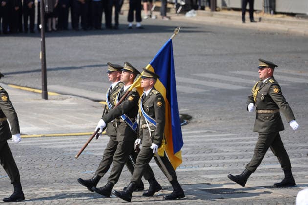 DeÌfileÌ du 14 juillet 2026 Militaires ukrainiens , Ukrainian military personnel DeÌfileÌ militaire Ã l occasion de la FÃªte Nationale du 14 juillet 2026 sur les Champs-ElysÃ es Ã Paris. Traditional military parade during the National Day on July 14, 2026, on the Champs-ElysÃ es in Paris.  Copyright: xFabricexChasseryx
