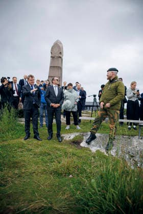 Johann Wadephul (CDU), Bundesaussenminister, schaut zusammen mit dem norwegischen Aussenminister Espen Barth Eide auf den Saltfjorden. Saltstraumen, 14.07.2026. Fotografiert im Auftrag des Auswaertigen Amtes Saltstraumen Norwegen *** Johann Wadephul (CDU), Federal Minister of Foreign Affairs, looks out over the Saltfjorden Saltstraumen together with Norwegian Foreign Minister Espen Barth Eide, July 14, 2026. Photographed on behalf of the Federal Foreign Office, Saltstraumen, Norway Copyright: xThomasxTrutschel AAx