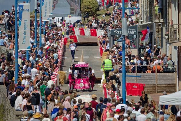 Grand Soapbox Race in Le Portel PHOTOPQR VOIX DU NORD JOHAN BEN AZZOUZ July 14, 2026 Le Portel, July 14, 2026 Major soapbox car race on the Portel seafront PHOTO JOHAN BEN AZZOUZ LA VOIX DU NORD Le Portel, France – July 14, 2026 Drivers compete in homemade soapbox cars during the annual Kart d’Heurt Portelois race held along Le Portel’s seafront in Northern France  Copyright: xPHOTOPQR VOIXxDUxNORD MAXPPPxJOHANxBENxAZZOUZx 20260714VDN6853 20260714VDN6853