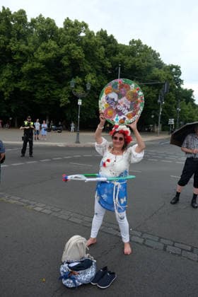 RECORD DATE NOT STATED Russland ist nicht unser Feind! Kundgebung der Friedenskundgebung u.a. mit Beiträge Sevim Dagdelen, Eugen Drewermann, Justus Frantz, Gabriele Gysi am Brandenburger Tor, auf dem Platz des 18. März, 20.6.2026 *** Russia Is Not Our Enemy Peace Rally featuring speeches by Sevim Dagdelen, Eugen Drewermann, Justus Frantz, Gabriele Gysi, and others at the Brandenburg Gate, on 18 March Square, June 20, 2026