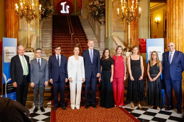 The 2026 Princess of Girona Awards Ceremony, presided over by the Royal Family, took place at the Gran Teatro del Liceu in Barcelona. King Felipe VI (5i), Queen Letizia (5d), Princess Leonor (4i), and Infanta Sofía (4d), and the President of the Generalitat, Salvador Illa 3i, during the solemn ceremony for the 2026 Princess of Girona Awards, on July 14, 2026, in Barcelona, Catalonia, Spain. The iconic Gran Teatro del Liceu hosts this prominent institutional event presided over by Their Majesties the King and Queen, Princess Leonor, and Infanta Sofía, with the aim of recognizing the talent, innovation, and social commitment of the young award recipients. JULY 14, 2026 Kike Rincó Barcelona, Catalonia Barcelona, Catalonia Spain  Copyright: xKikexRinconx 7664598