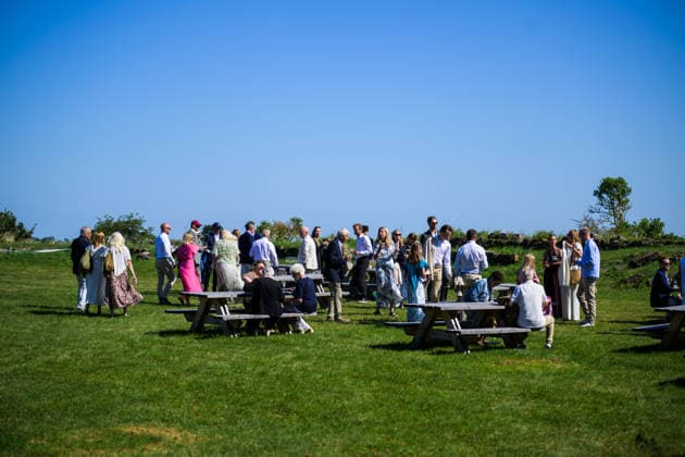 260714 Gäster minglar under utdelningen av Victoriapriset den 14 juli 2026 i Borgholm. *** July 14, 2026: Guests mingle during the Victoria Prize ceremony on July 14, 2026, in Borgholm  Copyright: SUVADxMRKONJIC 1079970383st