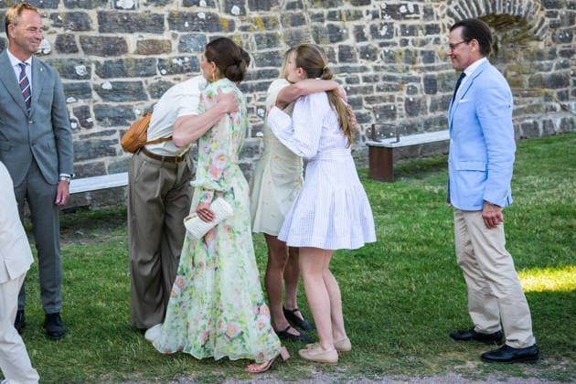 260714 Kronprinsessan Victoria, prins Oscar och prins Daniel under utdelningen av Victoriapriset den 14 juli 2026 i Borgholm. *** July 14, 2026: Crown Princess Victoria, Prince Oscar, and Prince Daniel at the Victoria Prize award ceremony on July 14, 2026, in Borgholm  Copyright: SUVADxMRKONJIC 1079985367st
