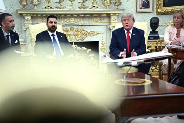 July 14, 2026, Washington, District Of Columbia, USA: US President Donald Trump (C-R) speaks with Iraqi Prime Minister Ali al-Zaidi (C-L) during their meeting in the Oval Office of the White House in Washington, DC, USA, 14 July 2026. This is Ali al-Zaidi™s first foreign trip since he took office in May 2026 Washington USA  - ZUMAs152 20260714_faa_s152_004 Copyright: xGraemexSloanx-xPoolxviaxCNPx