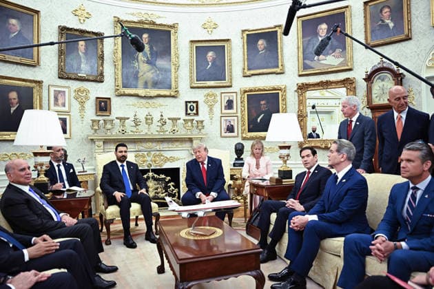 July 14, 2026, Washington, District Of Columbia, USA: United States President Donald J Trump (C-R) speaks with Iraqi Prime Minister Ali al-Zaidi (C-L) during their meeting in the Oval Office of the White House in Washington, DC, USA, 14 July 2026. This is Ali al-Zaidi™s first foreign trip since he took office in May 2026 Washington USA - ZUMAs152 20260714_faa_s152_020 Copyright: xGraemexSloanx-xPoolxviaxCNPx