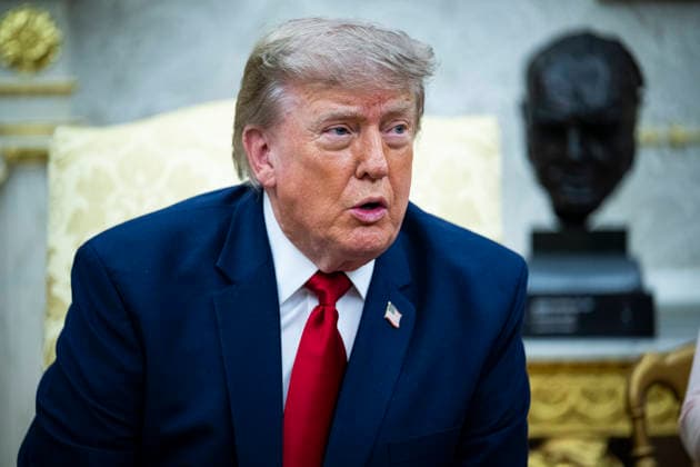 July 14, 2026, Washington, District Of Columbia, USA: US President Donald Trump speaks with Iraqi Prime Minister Ali al-Zaidi (not pictured) during their meeting in the Oval Office of the White House in Washington, DC, USA, 14 July 2026. This is Ali al-Zaidi s first foreign trip since he took office in May 2026 Washington USA - ZUMAs152 20260714_faa_s152_068 Copyright: xGraemexSloanx-xPoolxviaxCNPx