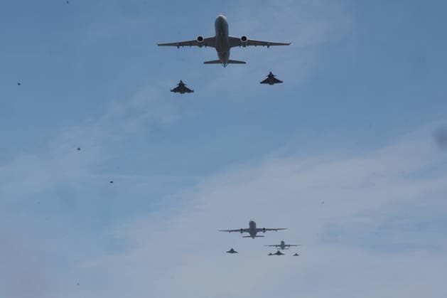 (260714) -- PARIS, July 14, 2026 -- A flyover performance is seen during the annual Bastille Day military parade in Paris, France, on July 14, 2026. (Photo by Henri Szwarc Xinhua) FRANCE-PARIS-BASTILLE DAY-PARADE HengxLi¡¤shiwaci 
