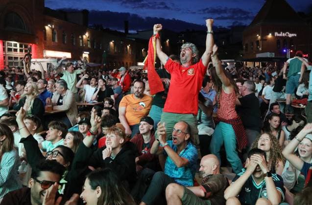 14.07.2026, Berlin - Deutschland. Fußball-WM der Männer, Halbfinale Frankreich vs Spanien, Kulturbrauerei. *** July 14, 2026, Berlin, Germany: Men s World Cup, Semifinal: France vs. Spain, Kulturbrauerei