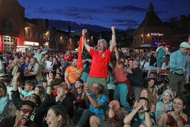 14.07.2026, Berlin - Deutschland. Fußball-WM der Männer, Halbfinale Frankreich vs Spanien, Kulturbrauerei. *** July 14, 2026, Berlin, Germany: Men s World Cup, Semifinal: France vs. Spain, Kulturbrauerei