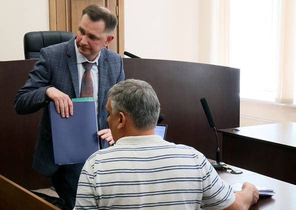 RECORD DATE NOT STATED A hearing at the Pecherskyi District Court considers a preventive measure for 33-year-old Defence Intelligence of Ukraine (HUR) officer Vladyslav Reut, a suspect in the murder case of 39-year-old Ukrainian citizen Anastasiia Berezovska, who is suspected of attempting to arrange the killing of the family of sanctioned businessman Vadym Yermolaiev in the Principality of Monaco, Kyiv, Ukraine, on July 9, 2026. The court remanded the suspect in custody for 60 days without the right to post bail. Two people have been detained in connection with the murder investigation: former law enforcement officer Vitalii Zhykovych and serving HUR officer Vladyslav Reut (Photo by Pavlo Bahmut Ukrinform) Court remands HUR officer Vladyslav Reut in custody in B  Copyright: xPavloxBahmutx