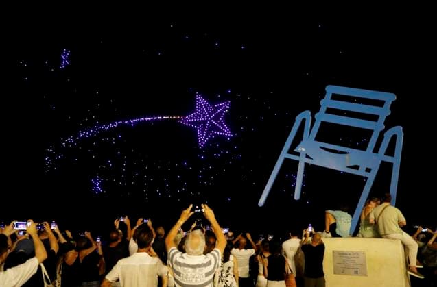 CEREMONY IN HONOR OF THE VICTIMS OF THE NICE ATTACKS PHOTOPQR NICE MATIN Dylan Meiffret Nice July 14, 2026 10 years after the July 14, 2016, Nice attack, a drone show and 86 beams of light illuminating the Promenade des Anglais Nice, July 14, 2026—10 years later—a ceremony paying tribute to the victims of the Nice attack on July 14, 2016 Nice, France  Copyright: xPHOTOPQR NICExMATIN MAXPPPxDylanxMeiffretx 20260714NIM8160 20260714NIM8160