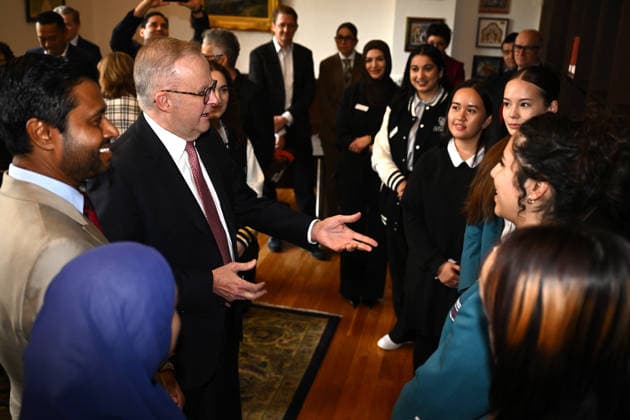 ANTHONY ALBANESE AI SPEECH, Australian Prime Minister Anthony Albanese meets with students studying STEM after delivering a speech titled AI in Australia™s Interests at The University of Sydney, Wednesday, July 15, 2026. ( NO ARCHIVING SYDNEY NEW SOUTH WALES AUSTRALIA  Copyright: xDANxHIMBRECHTSx 20260715159461921863