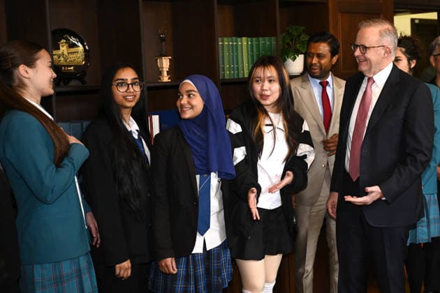 ANTHONY ALBANESE AI SPEECH, Australian Prime Minister Anthony Albanese meets with Khuda Women in STEM students, after delivering a speech titled AI in Australia™s Interests at The University of Sydney, Wednesday, July 15, 2026. ( NO ARCHIVING SYDNEY NEW SOUTH WALES AUSTRALIA  Copyright: xDANxHIMBRECHTSx 20260715191689634496