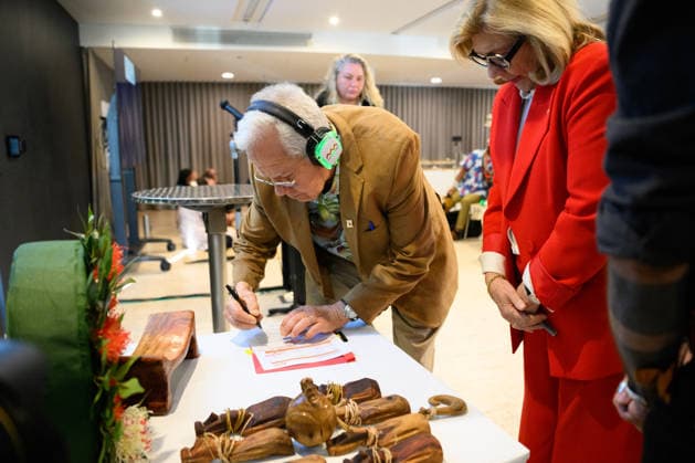 RAPA NUI ANCESTORS RETURN, Uncle Carlos Paoa, President of Rapa Nui Council of Elders and Kim McKay, Director & CEO of the Australian Museum sign custodianship documents during a ceremony to formally return 17 Rapa Nui ancestors and a sample of human hair to Te Mau Hatu o Rapa Nui (Easter Island) representatives at the Australian Museum, in Sydney, Wednesday, July 15, 2026. ( NO ARCHIVING SYDNEY NEW SOUTH WALES AUSTRALIA  Copyright: xDANxHIMBRECHTSx 20260715195415737132