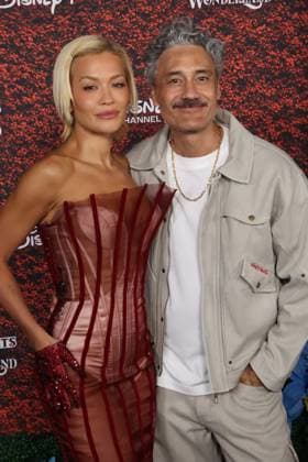 LOS ANGELES, CALIFORNIA - JULY 14: Rita Ora and Taika Waititi at the premiere of The Disney Channel s Descendants: Wicked Wonderland at Academy Museum of Motion Pictures on July 14, 2026 in Los Angeles, California. Credit: USA - ZUMAa123 20260714_zaa_a123_203 Copyright: xAdMediax