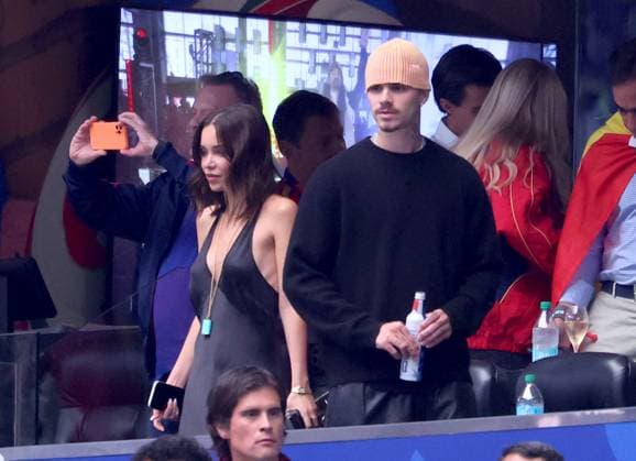 2026 World Cup - Beckham Family At France v Spain Romeo Beckham and Jackie Apostel attend the semi-final France vs Spain during FIFA World Cup 2026 in Dallas, TX on July 14, 2026. Photo by Charles Guerin ABACAPRESS.COM Dallas TX  Copyright: xGuerinxCharles ABACAx