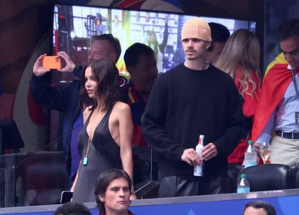 2026 World Cup - Beckham Family At France v Spain Romeo Beckham and Jackie Apostel attend the semi-final France vs Spain during FIFA World Cup 2026 in Dallas, TX on July 14, 2026. Photo by Charles Guerin ABACAPRESS.COM Dallas TX  Copyright: xGuerinxCharles ABACAx