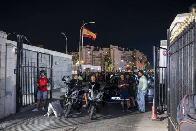 Removal of the border between Gibraltar and Spain GIBRALTAR - JULY 14: Two taxi driver friends from Gibraltar wait for the midnight to be the first to cross without a border, as Spaniards and Gibraltarians celebrate the disappearance of the border between Gibraltar and Spain, in Gibraltar on July 14, 2026. Marcos Moreno Anadolu Gibraltar Gibraltar. Editorial use only. Please get in touch for any other usage.  Copyright: x2026xAnadoluxMarcosxMorenox