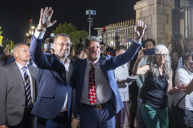 Removal of the border between Gibraltar and Spain GIBRALTAR - JULY 15: Juan Franco (Mayor of La Linea de la Concepcion, Spain) and Fabian Picardo (Prime Minister of Gibraltar) crossing for the first time through the old border crossing between Gibraltar and Spain, in Gibraltar on July 15, 2026. Marcos Moreno Anadolu Gibraltar Gibraltar. Editorial use only. Please get in touch for any other usage.  Copyright: x2026xAnadoluxMarcosxMorenox