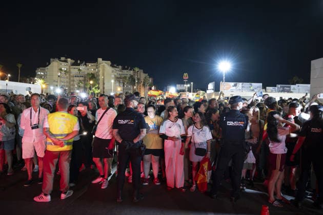 Removal of the border between Gibraltar and Spain GIBRALTAR - JULY 15: Spaniards and Gibraltarians gather at the entrance to Gibraltar to celebrate the disappearance of the border between Gibraltar and Spain, in Gibraltar on July 15, 2026. Marcos Moreno Anadolu Gibraltar Gibraltar. Editorial use only. Please get in touch for any other usage.  Copyright: x2026xAnadoluxMarcosxMorenox