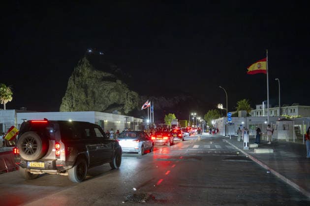 Removal of the border between Gibraltar and Spain LA LINEA DE LA CONCEPCION, SPAIN - JULY 15: Vehicles and people cross between Spain and Gibraltar, which no longer has a border crossing, as the border between Gibraltar and Spain is removed, in La Linea de la Concepcion, Spain on July 15, 2026. Marcos Moreno Anadolu La Linea de la Concepcion Spain. Editorial use only. Please get in touch for any other usage.  Copyright: x2026xAnadoluxMarcosxMorenox