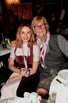 Julia Gruber Schauspielerin Martin Krug Filmproduzent Medienmanager Muenchen 14.07.2026 Silbersaal des Deutschen Theater Vorstellung der diesjaehrigen Wiesn-Barbara Meier praesentiert ihre nachhaltige Dirndl Kollektion - Angermaier X Greenline by Barbara Meier. Foto Muenchen *** Julia Gruber, actress; Martin Krug, film producer and media manager; Munich, July 14, 2026; Silbersaal at the Deutsches Theater; presentation of this year’s Oktoberfest; Barbara Meier presents her sustainable dirndl collection, Angermaier X Greenline by Barbara Meier; photo: Munich