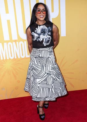 The Whoopi Monologues Opening Night MANHATTAN, NEW YORK CITY, NEW YORK, USA - JULY 13: Angela Bassett arrives at The Whoopi Monologues Opening Night held at the Mitzi E. Newhouse Theater at the Lincoln Center Theater at the Lincoln Center for the Performing Arts on July 13, 2026 in Manhattan, New York City, New York, United States. New York City Mitzi E. Newhouse Theater at the Lincoln Center Theater at the Lincoln Center for the Performing Arts New York United States Copyright: xImagexPressxAgencyx