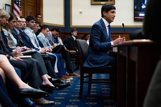 July 14, 2026, Washington, District Of Columbia, USA: Kevin Warsh, Chair of the Board of Governors of the Federal Reserve System, testifies before the US House Committee on Financial Services in Washington, DC, USA, on Tuesday, July 14, 2026 Washington USA - ZUMAs152 20260714_faa_s152_162 Copyright: xEmilyxAlffx