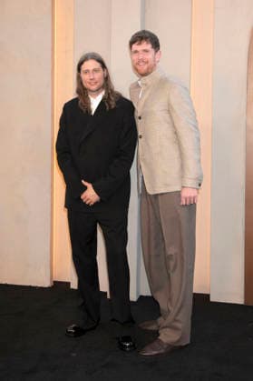 James Blake mit Gast bei der Premiere des Kinofilms The Odyssey Die Odyssee im AMC Lincoln Square Theater. New York, 14.07.2026 *** James Blake with a guest at the premiere of the movie *The Odyssey* at the AMC Lincoln Square Theater in New York, July 14, 2026 Foto:xJ.xShorex xFuturexImagex odyssey_ny_6708