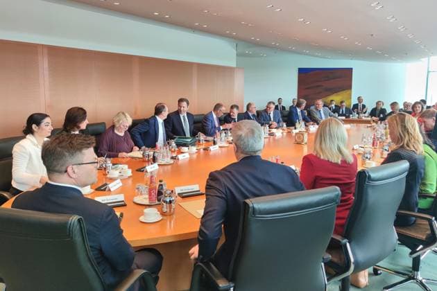 Berlin, Deutschland, 15.07.2026: Bundeskanzleramt: 52. Kabinettssitzung: L-R u.a. die Minister Bundesministerin für wirtschaftliche Zusammenarbeit und Entwicklung Reem Alabali Radovan (SPD), Bundesministerin für Forschung, Technologie und Raumfahrt Dorothee Bär (CSU), Bundesminister des Innern Alexander Dobrindt (CSU), Bundesminister der Finanzen Lars Klingbeil (SPD), Bundeskanzler Friedrich Merz (CDU), Kanzleramtsminister Thorsten Frei (CDU), Bundesminister für Umwelt, Klimaschutz, Naturschutz und nukleare Sicherheit Carsten Schneider (SPD), Bundesminister für Digitales und Staatsmodernisierung Karsten Wildberger (CDU), Bundesministerin für Gesundheit Nina Warken (CDU), Bundesministerin für Bildung, Familie, Senioren, Frauen und Jugend Kar Copyright: xdtsxNachrichtenagenturx dts_127661