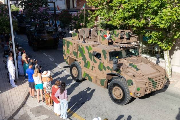 French National Day Celebration - Calvi French National Day celebration in Calvi, Corsica, France on July 14, 2026, in the presence of the city s mayor, Ange Santini, and numerous members of the 2nd Foreign Parachute Regiment of Calvi, who paraded on Boulevard Wilson in front of hundreds of spectators after a moment of reflection and the awarding of decorations in front of the war memorial. Photo by Shootpix ABACAPRESS.COM Calvi Corsica France  Copyright: xShootpix ABACAx