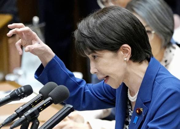 News Bilder des Tages Japan PM Takaichi in parliament Japanese Prime Minister Sanae Takaichi speaks during one-on-one debates with opposition party leaders in parliament in Tokyo on July 15, 2026.  A14AA0005623209P